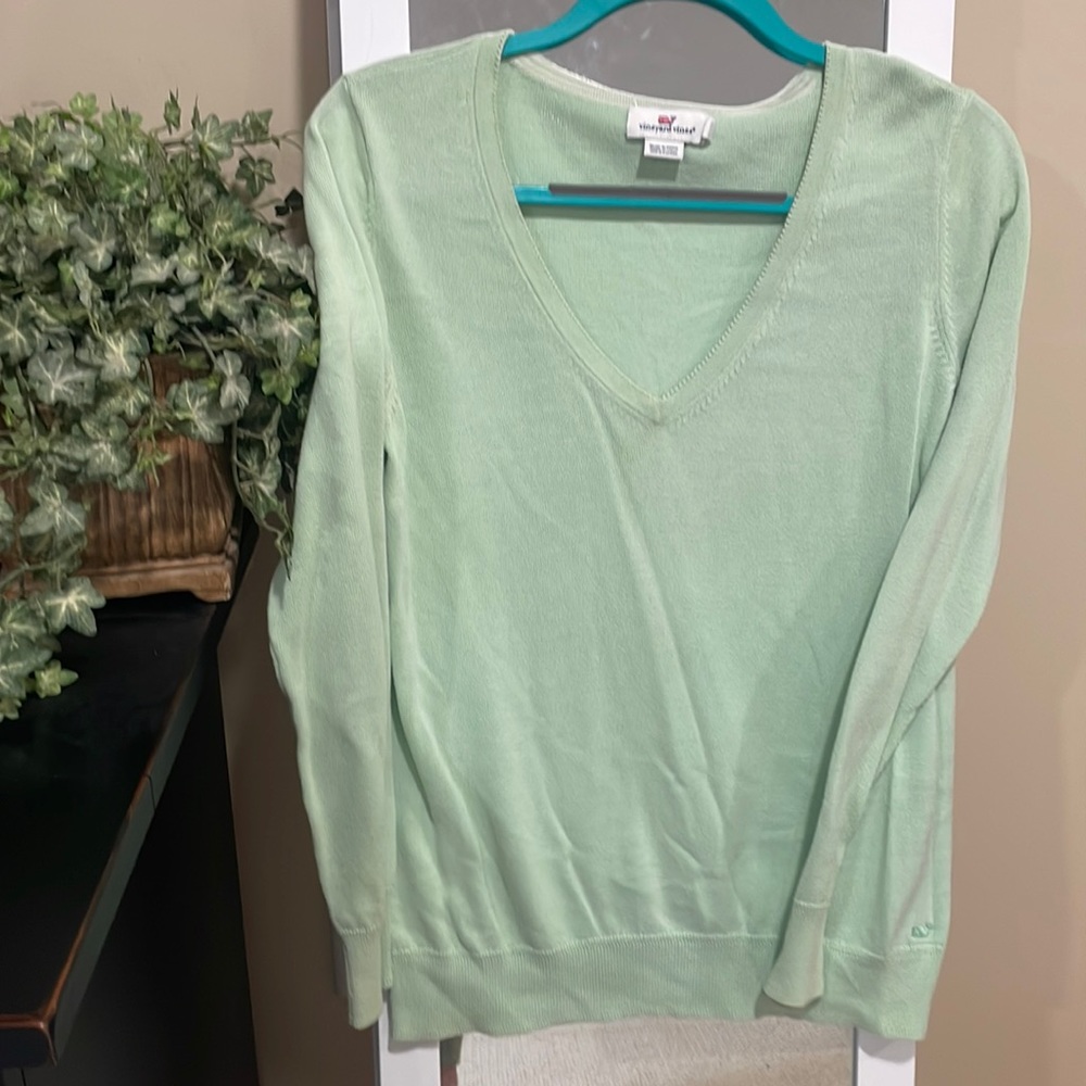 VINEYARD VINES SWEATER SIZE MEDIUM